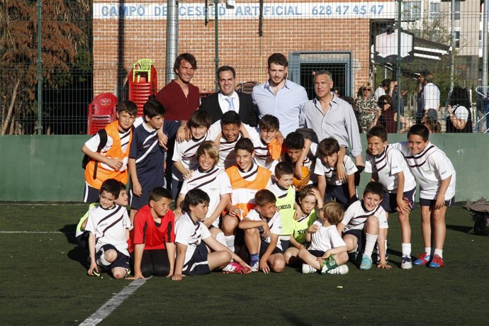 Paco Pavón En El Polideportivo La Cabrera