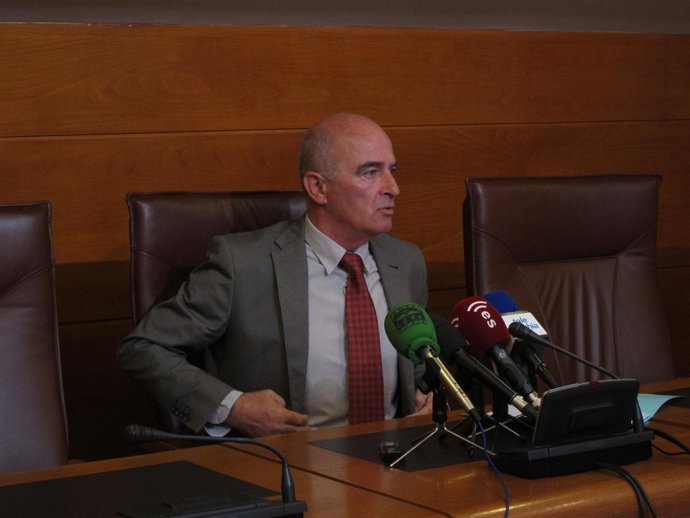 El Diputado Regional Del PP Luis Carlos Albalá