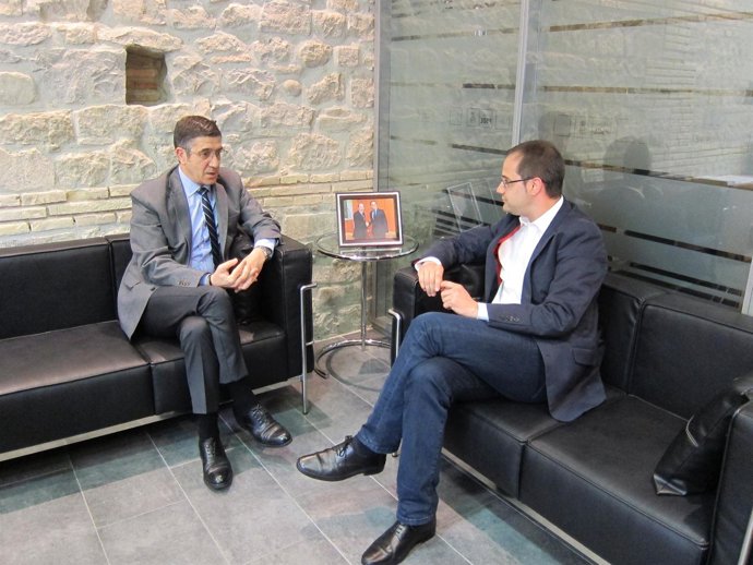 El secretario general del PSE, Patxi López, y su homólogo riojano, César Luena