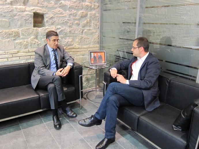 El secretario general del PSE, Patxi López, y su homólogo riojano, César Luena