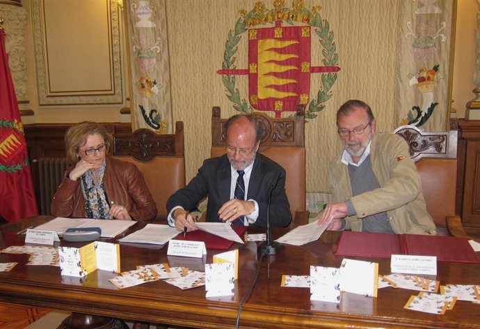 Firma del convenio entre el Ayuntamiento y la Asociación Parque Alameda