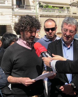 El coordinador de IU Madrid, Eddy Sánchez, y el portavoz en la Asamblea, Gordo