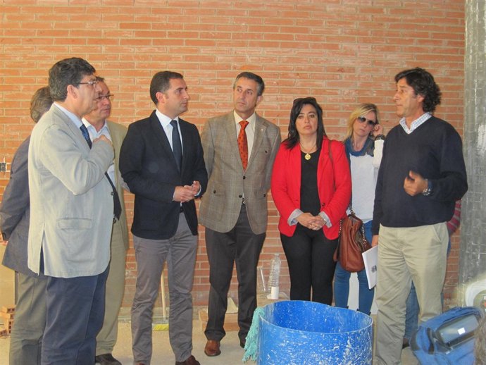 El vicepresidente de la Junta, Diego Valderas, visita obras del PFEA. 