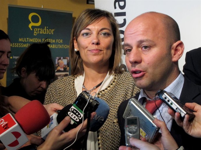 La consejera de Familia y el gerente de Intras resumen el encuentro en el PRAE 