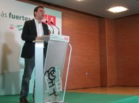 Jiménez: "Ponga a quien ponga" el PP como candidato a la Junta, "encontrará la realidad del desprecio de los andaluces"