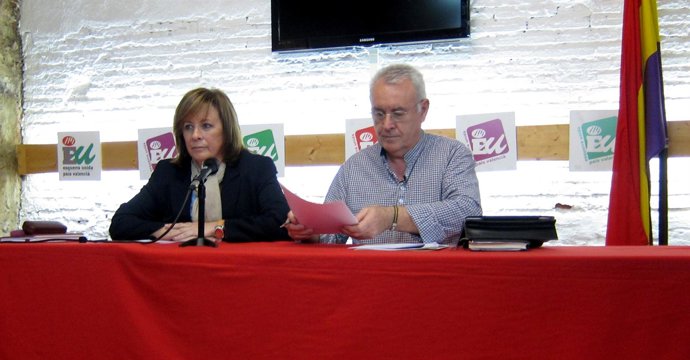 Marga Sanz y Cayo Lara 