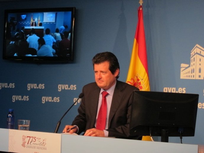 Císcar en la rueda de prensa posterior al pleno del Consell