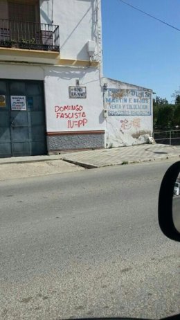 Pintada contra la moción de censura.