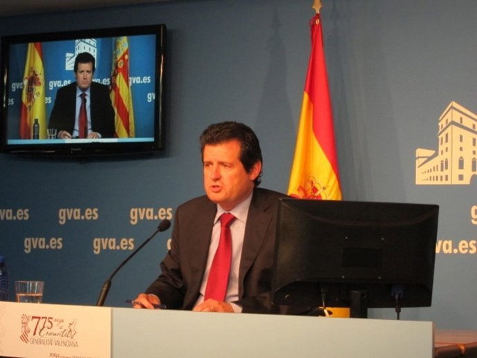 Císcar en la rueda de prensa posterior al pleno del Consell