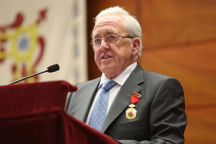 Pedro Burillo, Medalla de Oro de la UPNA.