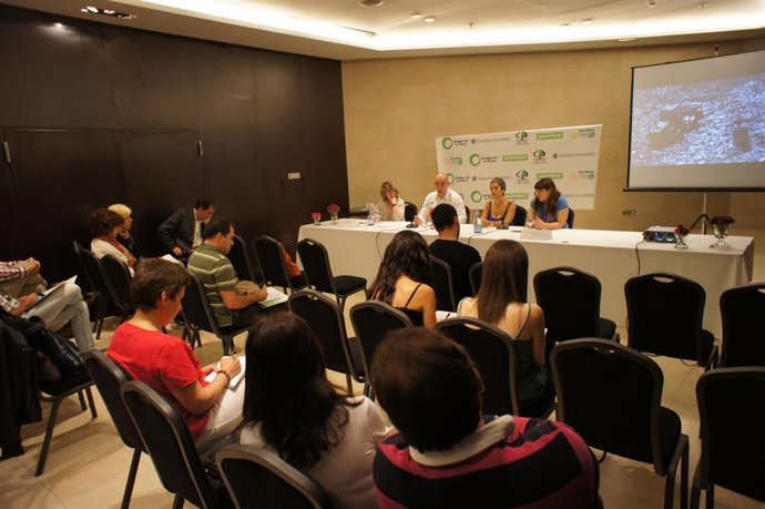 Rueda de prensa de grupos ecologistas                     