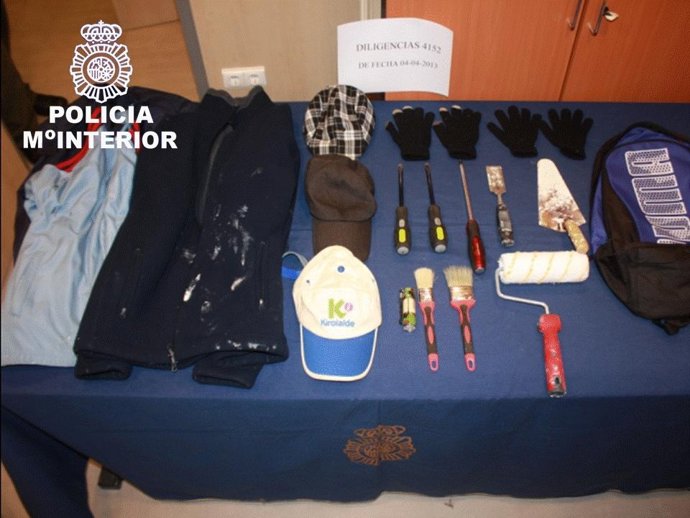 Material incautado a los detenidos por robos en domicilios.