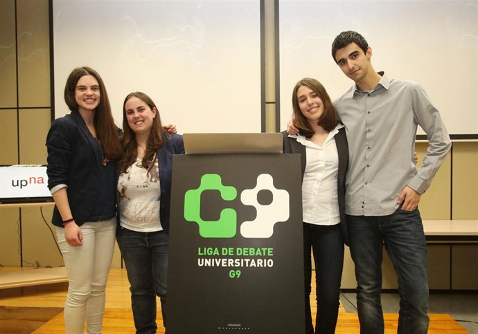 Equipo de la UPNA ganador de la V Liga de Debate Universitario del G-9.