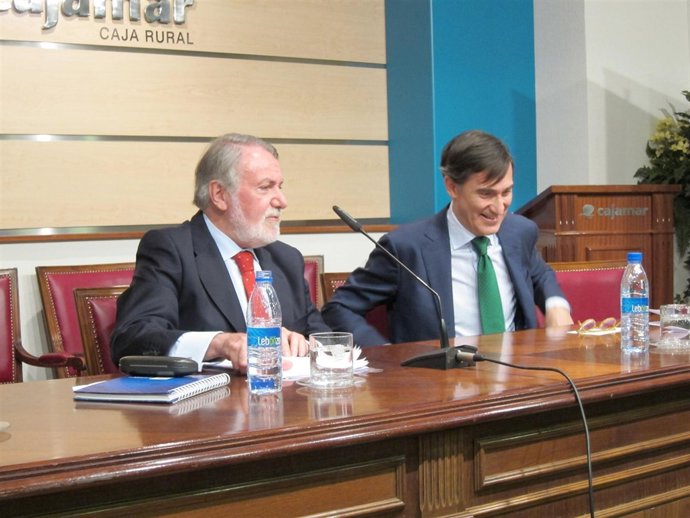 Mayor Oreja junto a Juan Ignacio de los Mozos