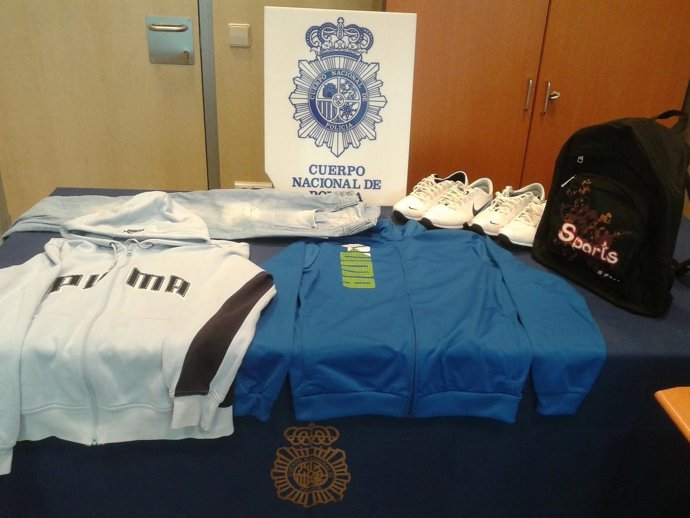 Material encontrado por la Policía en el domicilio del supuesto autor del atraco