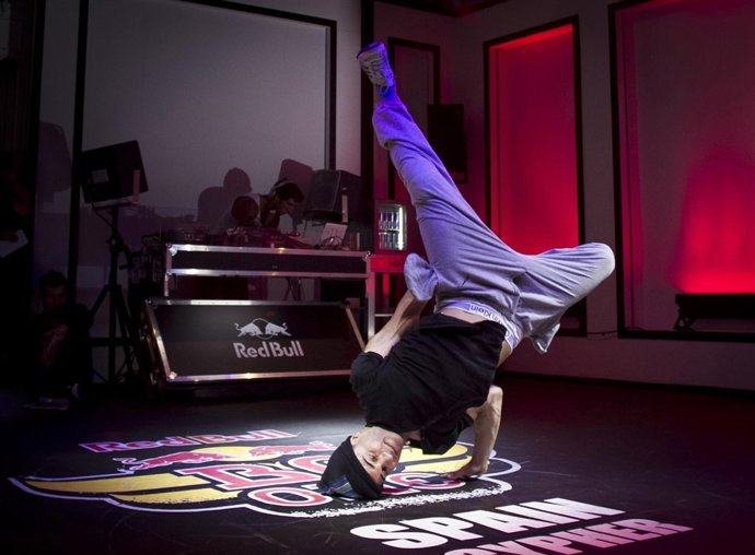 Competitor Grazy performs at the Red Bull BC One cypher on the Espacio Atocha in
