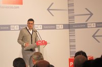 López critica que la "respuesta" de Rajoy a las previsiones "demoledoras" sea "un nuevo plan de recortes y nada más"