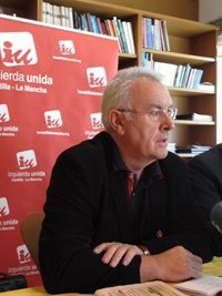 Cayo Lara asegura que el caso Filesa se va a quedar en "agua de borrajas" comparado con "los casos Gürtel y Bárcenas"