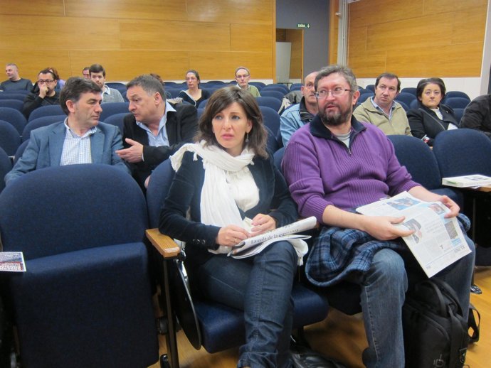 Yolanda Díaz y Xabier Ron en la presentación de la Asamblea Nacional