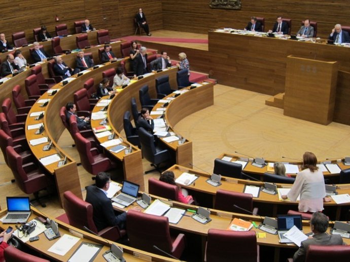 Pleno de las Corts Valencianes en la sesión de control al Consell