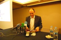 Hombrados: "Para nada soy el candidato continuista"