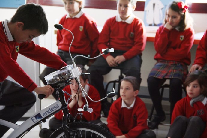 El taller de Endesa 'Granja Energia' enseña a los niños a ahorrar energía