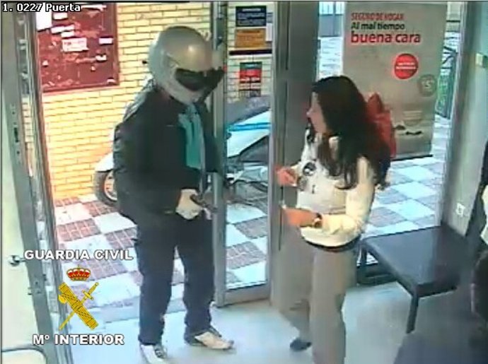 Detenidos dos atracadores de bancos en Sevilla