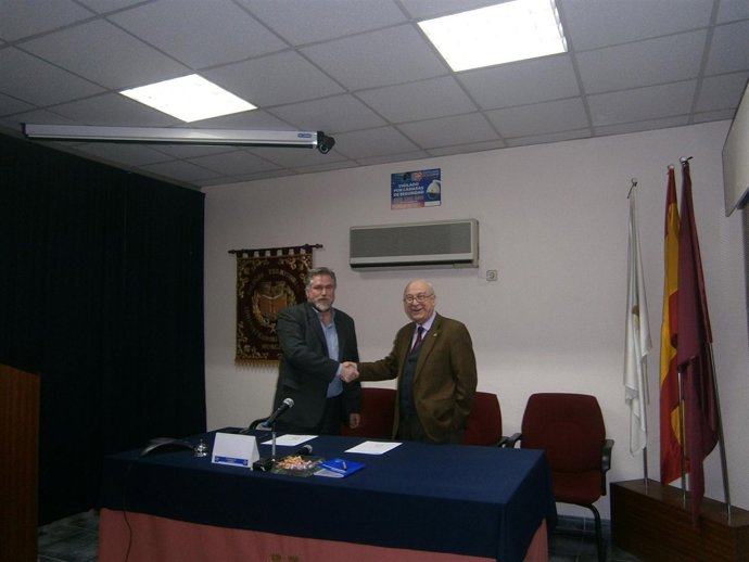 Firma del convenio entre Coafmu y Solvers