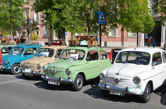Concentración de Seat 600 en Aranjuez