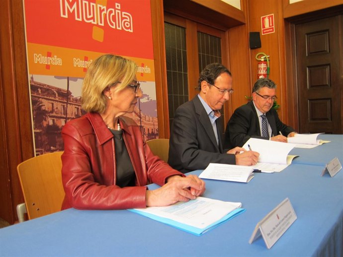 Imagen de la firma del acuerdo