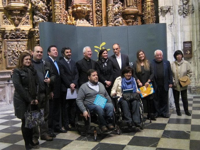 Los Participantes Del Plan Director De Accesibilidad Durante La Presentación