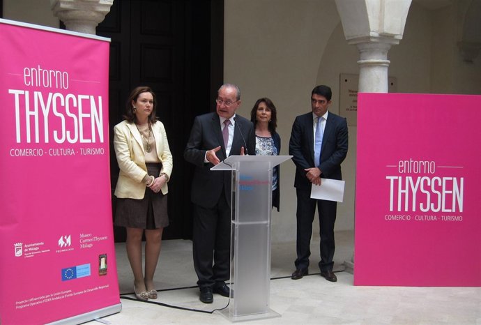 El alcalde de Málaga, Francisco de la Torre, presenta 'Entorno Thyssen'
