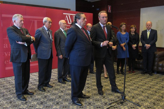 Fabra interviene, junto a Boluda, con motivo de la asamblea general de AVE.