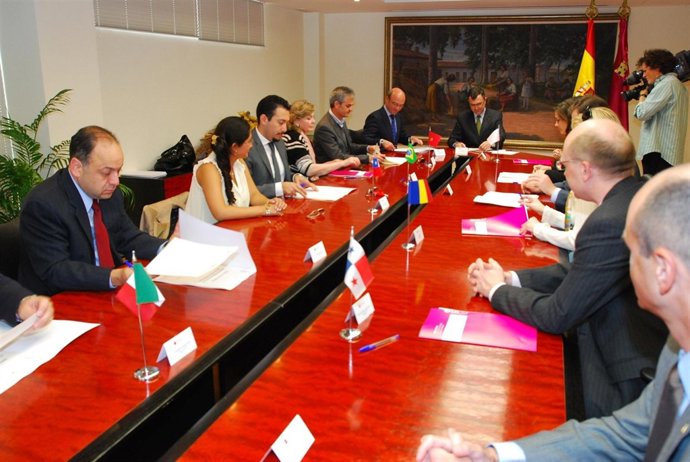 Firma de los protocolos de colaboración 