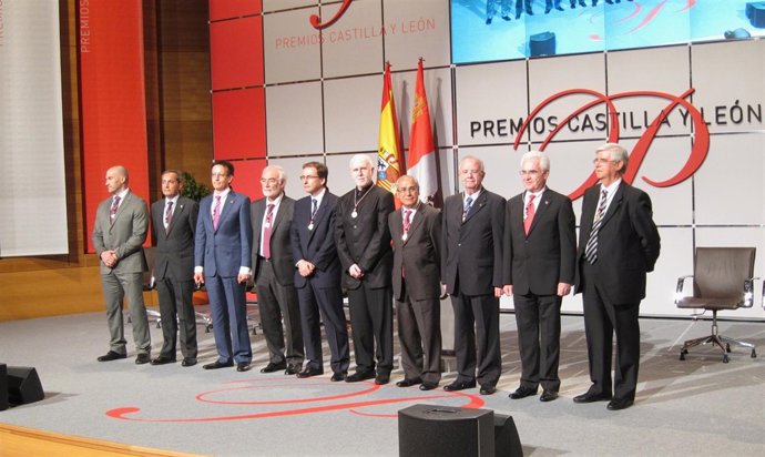 Foto de Familia de los Premios Castilla y León de 2012