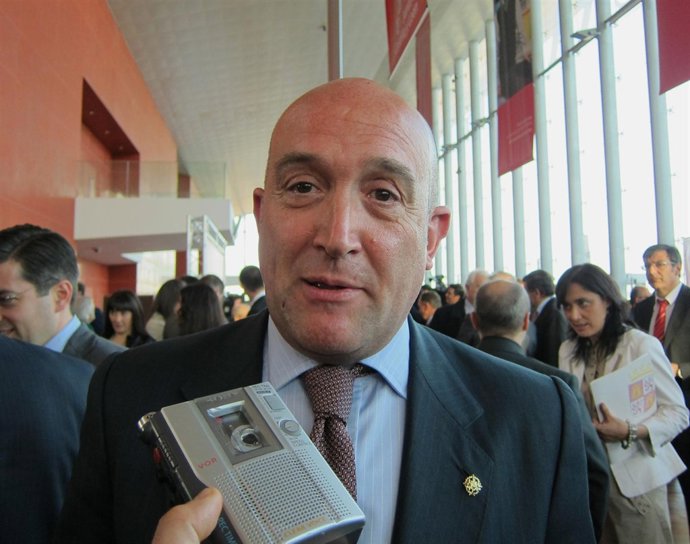 El presidente de la Diputación de Valladolid, Jesús Julio Carnero