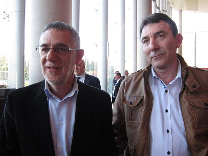 Agustín Prieto (UGT) y Ángel Hernández (CC.OO) en la entrega de los Premiso CyL