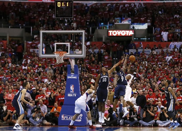 Chris Paul anota en el Clippers - Memphis Grizzlies