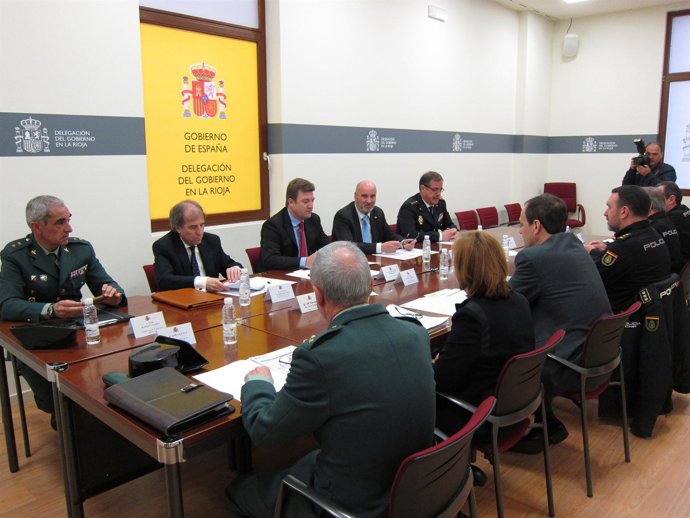 Imagen de la reunión en la  Delegación del Gobierno
