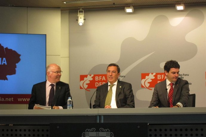 Los diputados Iruarrizaga, Bilbao y Rementería