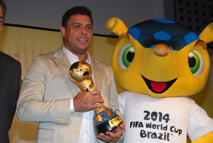 Ronaldo durante la presentación de la Copa Confederaciones 2013
