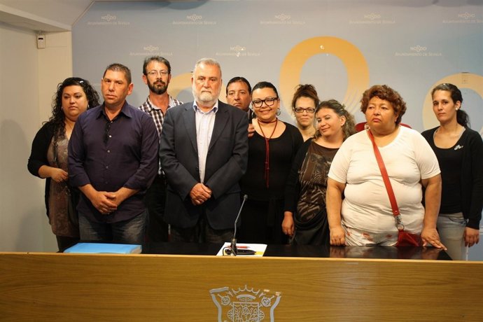 Familias afectadas de Sevilla Este con Torrijos