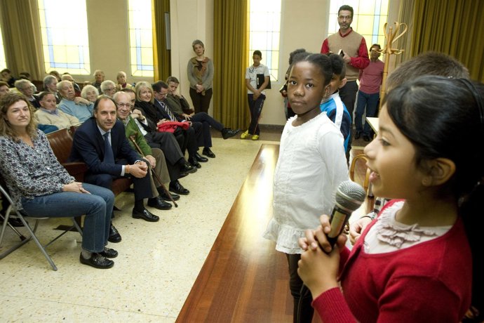 El presidente en los actos del Día del Libro en el Asilo La Caridad