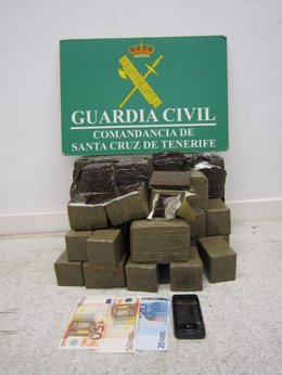 Hachís requisado por la Guardia Civil