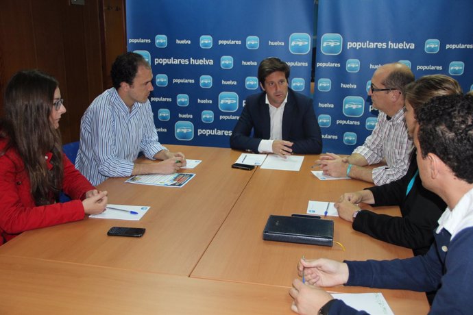 El portavoz del PP en la Diputación, Guillermo García Longoria, en una reunión. 