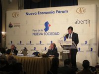 Carrillo dice que la "privatización" sanitaria tiene efectos "negativos" en universidad