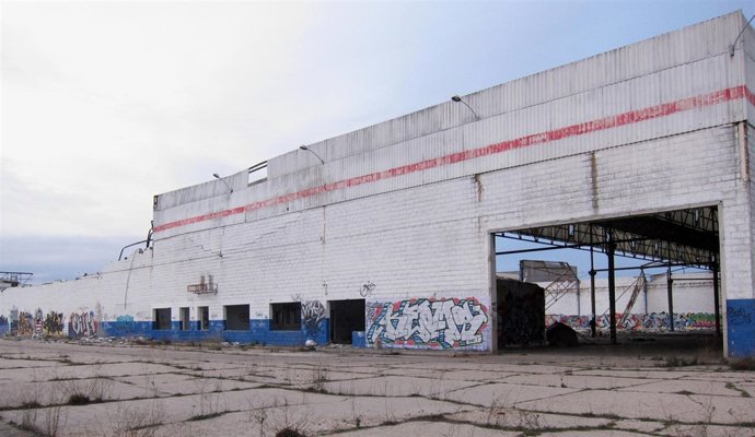 Instalaciones de la antigua Uralita junto a la Avenida de Madrid