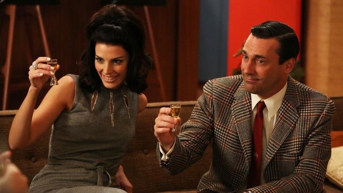 Jessica Paré y Jon Hamm