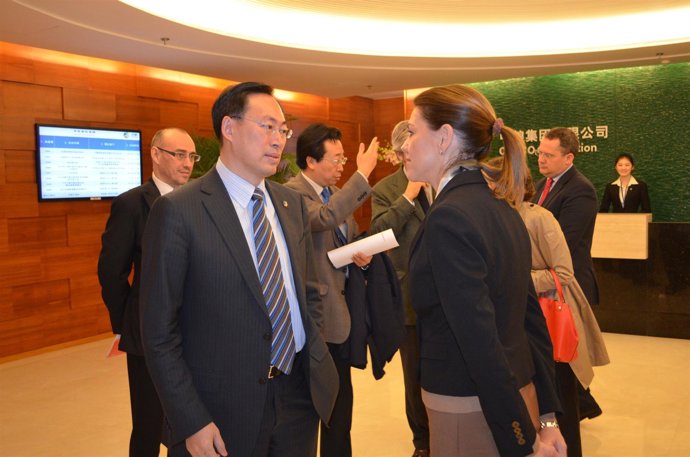 Cospedal en su reunión con el presidente de COFCO