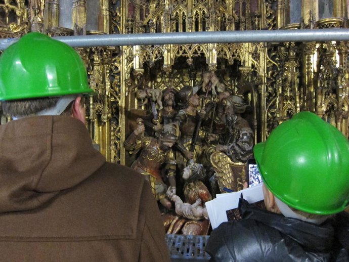 Visita al retablo de la Catedral de Sevilla